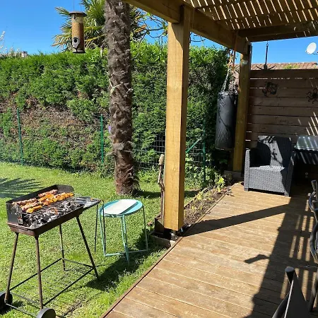 Maison Familiale Tarnos, 4 Chambres, Jacuzzi بيت للعطل